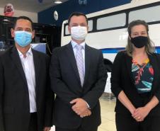 Paraná recebe do governo federal mais dois ônibus adaptados para transporte de presos