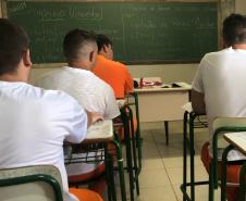 Número de presos inscritos no Exame Nacional do Ensino Médio aumenta 36,4% no Paraná