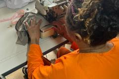 Mulheres privadas de liberdade confeccionam peças de roupas íntimas na Cadeia Pública de Pitanga