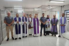 Custodiados recebem assistência religiosa durante a Semana Santa na Casa de Custódia de Curitiba