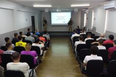 Polícia Penal do Paraná promove palestra da Semana Nacional de Justiça pela Paz em Casa na Colônia Penal Industrial de Maringá