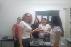 Presas recebem óculos de grau após ação voluntária de exames de visão