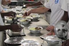 Convênio permite mão de obra de presos do regime fechado em empresa de alimentação de Cascavel