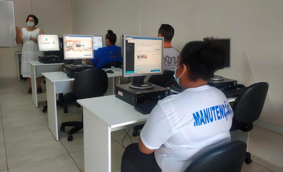 Presos recebem certificados de cursos profissionalizantes