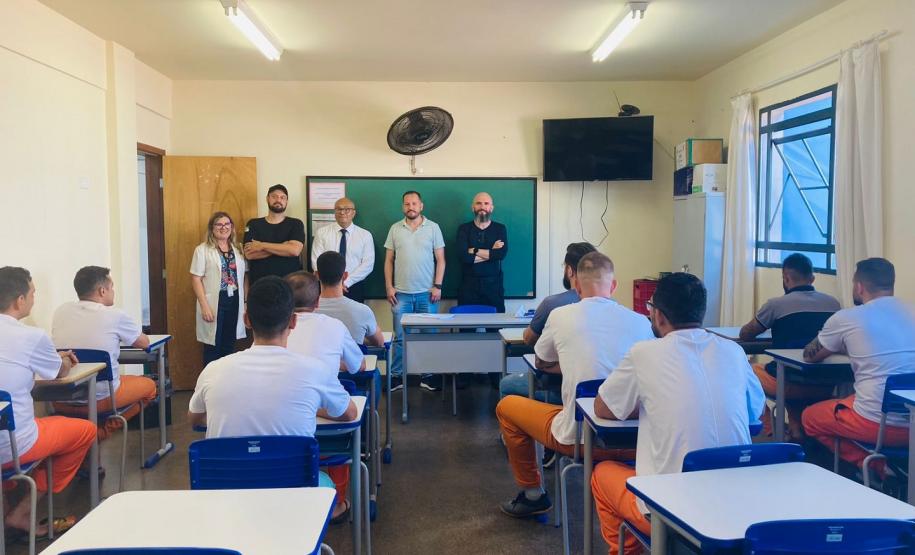 Apenados do Complexo Penitenciário de Maringá prestam vestibular para Serviço Social