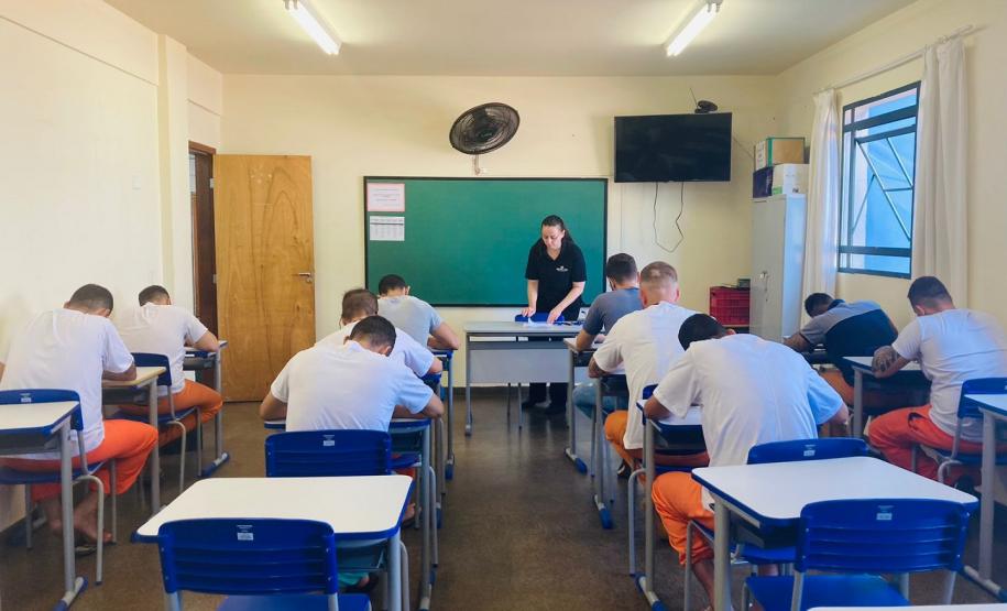 Apenados do Complexo Penitenciário de Maringá prestam vestibular para Serviço Social