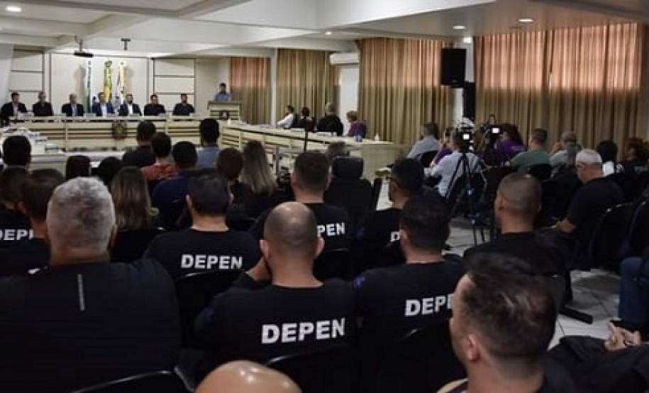 Policiais penais de Francisco Beltrão são homenageados pela Câmara de Vereadores