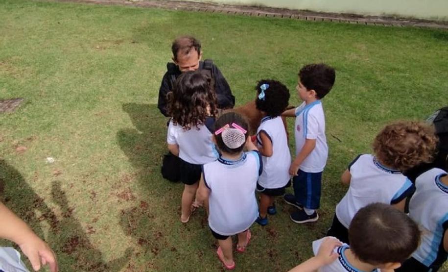 Em parceria com a Secretaria Municipal de Educação, Polícia Penal auxilia em projeto educativo sobre fauna em CMEIs de Maringá
