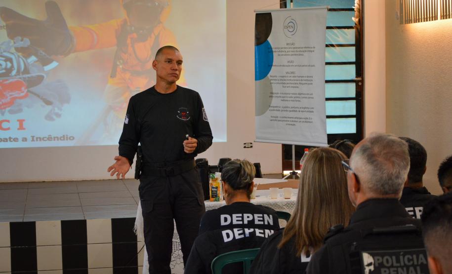 Polícia Penal do Paraná promove capacitação de combate a incêndio no ambiente prisional
