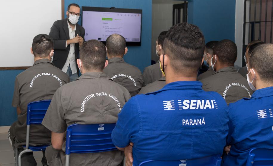 Projeto de capacitação profissional com apenados em Londrina é destaque em cartilha nacional de políticas penais