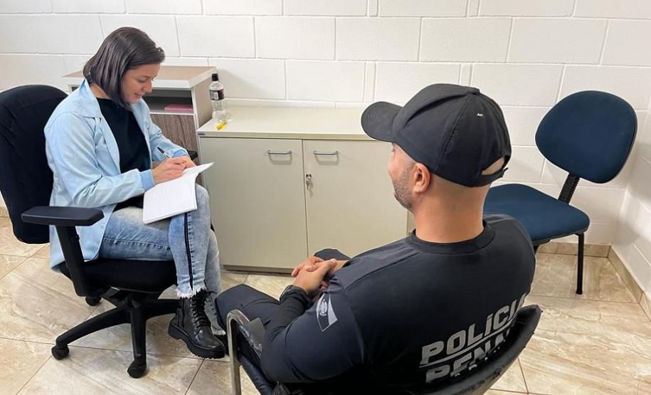 Polícia Penal do Paraná e universidade oferecem atendimento psicológico para policiais penais em Ponta Grossa