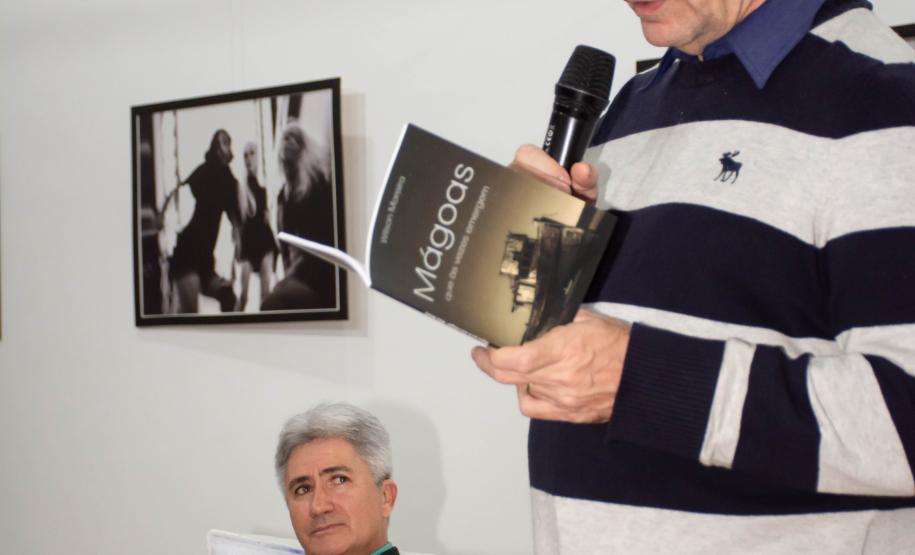 Policial penal da regional de Londrina publica livro de poesias