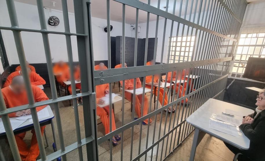 Unidades prisionais de Foz do Iguaçu batem recorde de 42% de participantes no programa de remição pela leitura