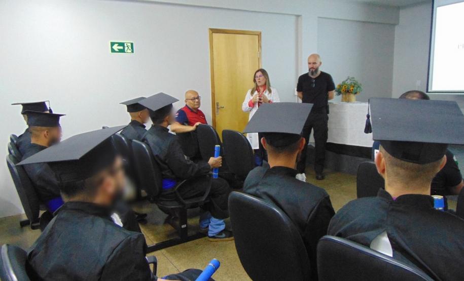 Cursos de qualificação profissional ofertados pela Fanduca formam 25 apenados na Colônia Penal Industrial de Maringá