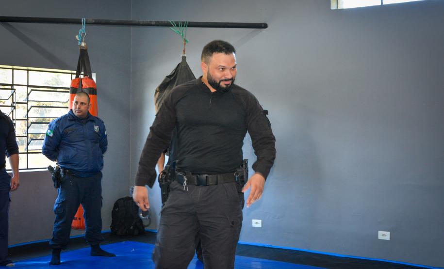 Polícia Penal do Paraná capacita 60 guardas municipais em imobilização e algemamento