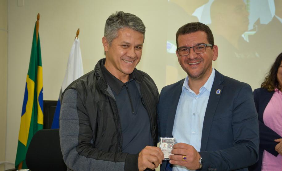 Polícia Penal do Paraná inicia entrega de novas identidades funcionais aos servidores