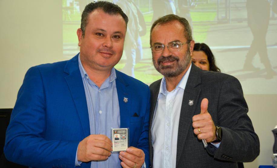 Polícia Penal do Paraná inicia entrega de novas identidades funcionais aos servidores