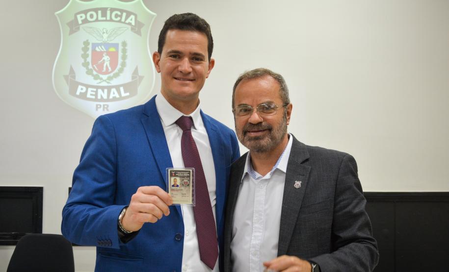 Polícia Penal do Paraná inicia entrega de novas identidades funcionais aos servidores