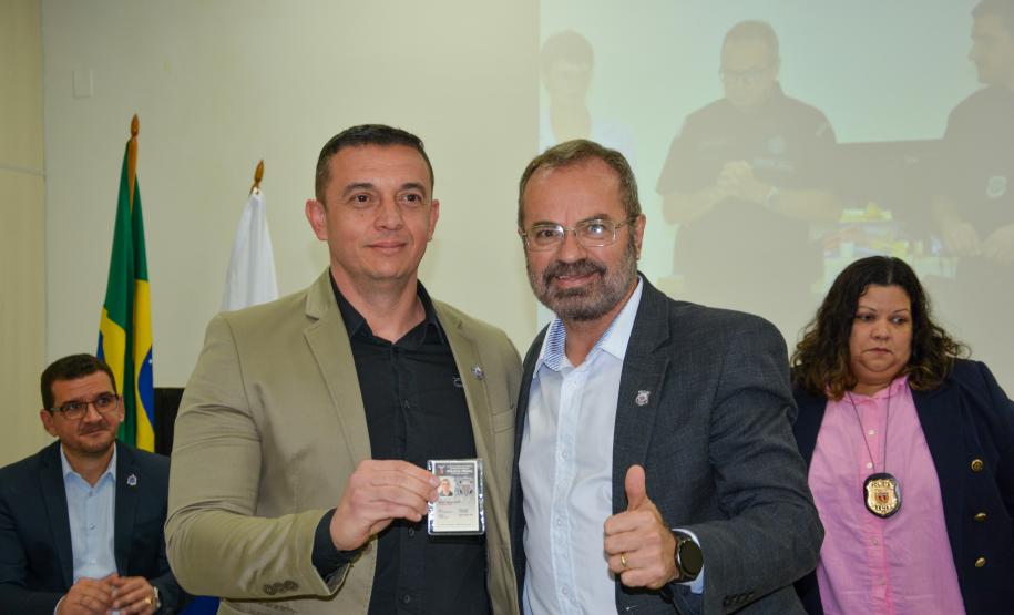 Polícia Penal do Paraná inicia entrega de novas identidades funcionais aos servidores