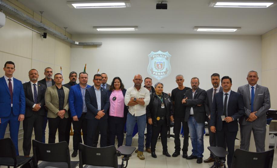 Polícia Penal do Paraná inicia entrega de novas identidades funcionais aos servidores