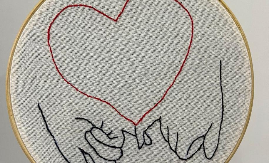 Produção artesanal de apenados é difundida na feira educacional de Londrina