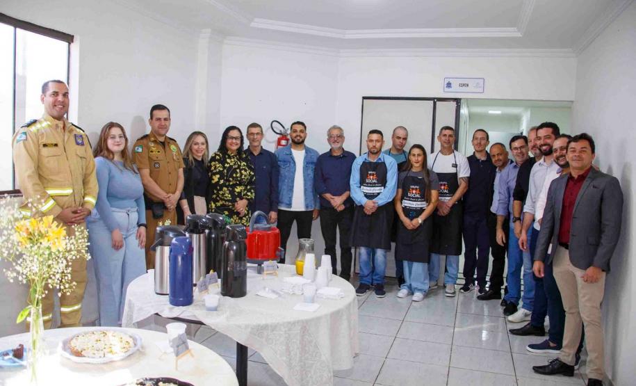 Café Colonial marca o encerramento do Curso de Cozinheiro no Complexo Social de Cascavel