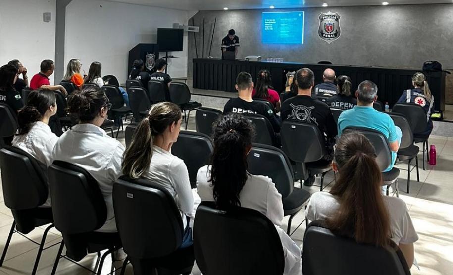 Policiais penais de Foz do Iguaçu recebem treinamento de primeiros socorros em situações de emergência