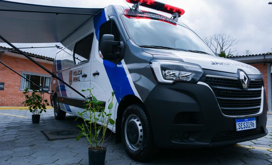 Sistema prisional do Paraná recebe primeira unidade móvel de monitoração eletrônica do país