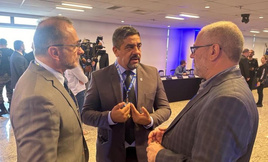 Paraná visita unidades prisionais e central de monitoramento eletrônico de Goiânia