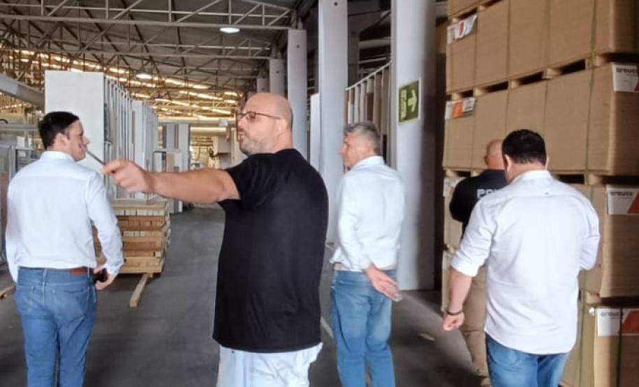 Autoridades Argentinas visitam Cadeia Pública de Santo Antônio do Sudoeste para conhecer projetos de reintegração social