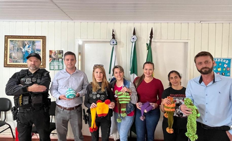 PPPR doa 590 peças de inverno a crianças de instituições sociais de Pitanga, Santa Maria do Oeste e Mato Rico