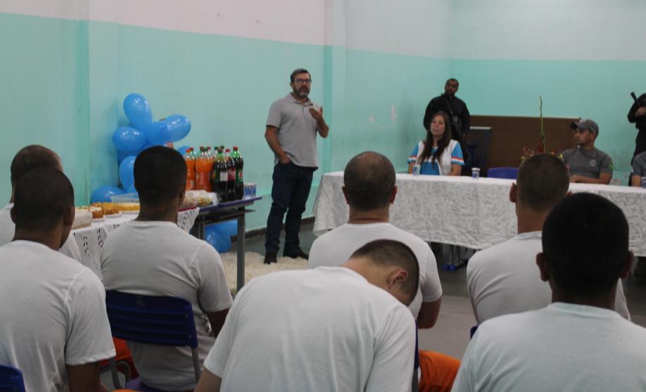 Polícia Penal do Paraná forma 14 custodiados e curso de pintura imobiliária