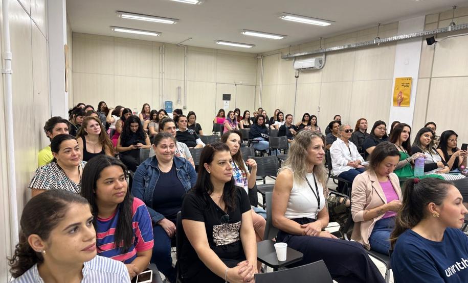 Outubro Rosa reúne diretora-geral e servidoras da sede da PPPR para palestras