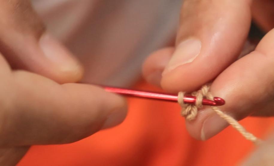 Polícia Penal distribui mais de mil brindes artesanais produzidos no sistema prisional durante o Verão Maior Paraná