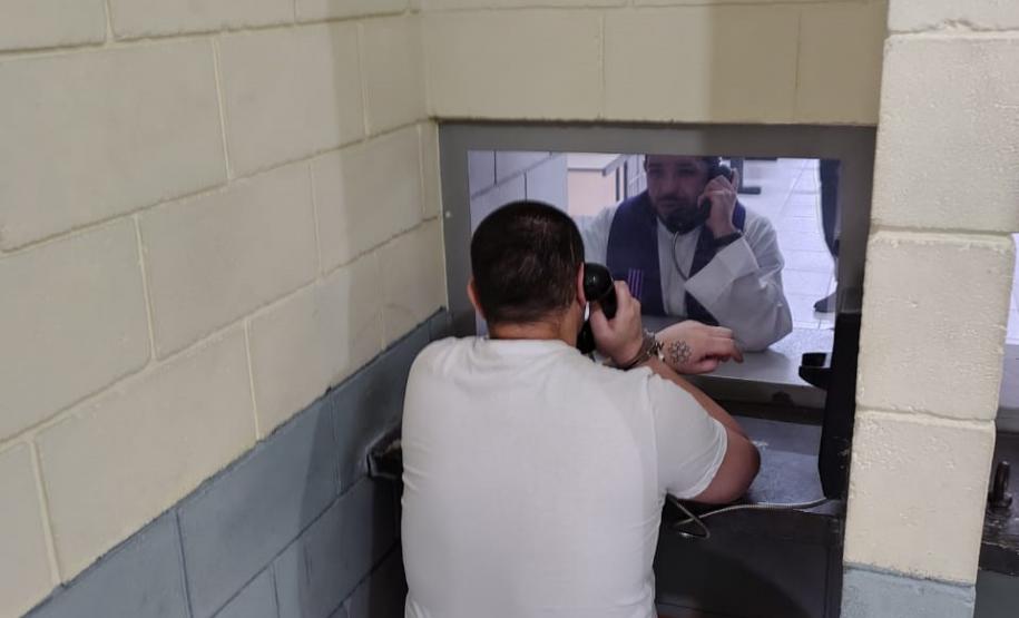 Custodiados recebem assistência religiosa durante a Semana Santa na Casa de Custódia de Curitiba