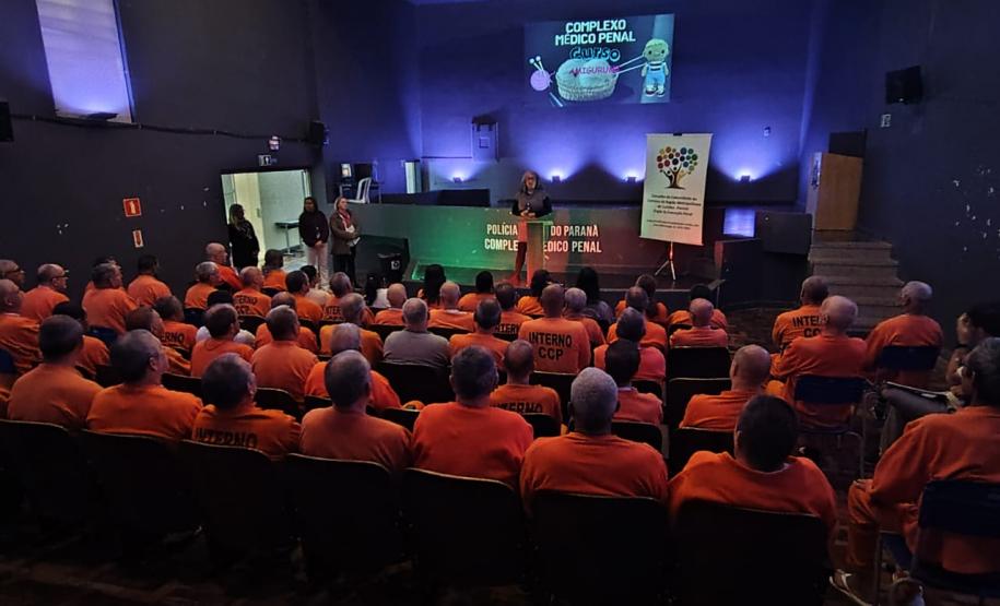 Curso de Amigurumi promove saúde mental e capacitação no Complexo Médico Penal
