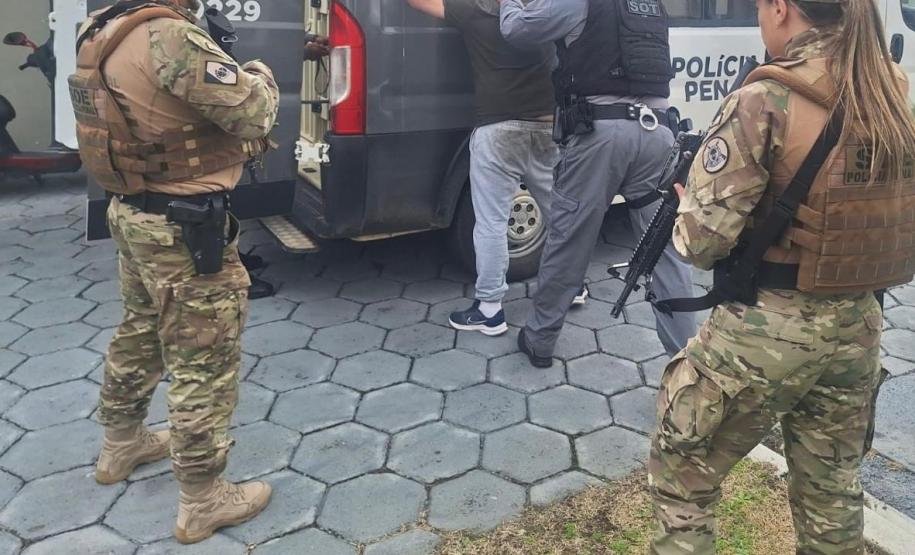 Polícia Penal do Paraná atua em operação com custódia e escolta de pessoas presas por mandado judicial