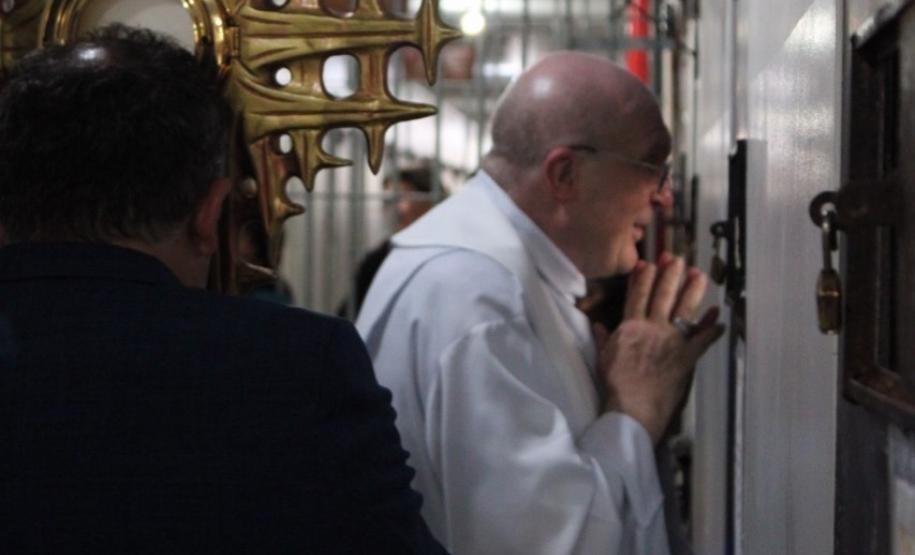 Penitenciária Feminina do Paraná recebe visita pastoral do arcebispo Dom Peruzzo para celebração de Corpus Christi