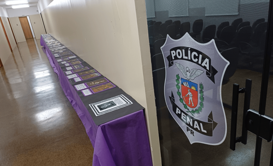 Polícia Penal do Paraná leva espetáculo encenado por pessoas privadas de liberdade com a peça “O Dito Pelo Não Dito”