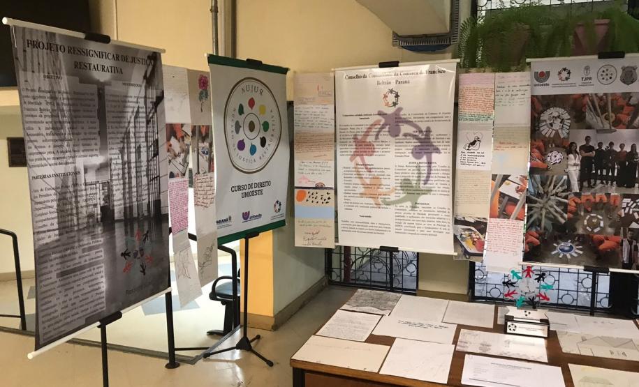 Polícia Penal do Paraná promove exposição de trabalhos artísticos de custodiados em Francisco Beltrão