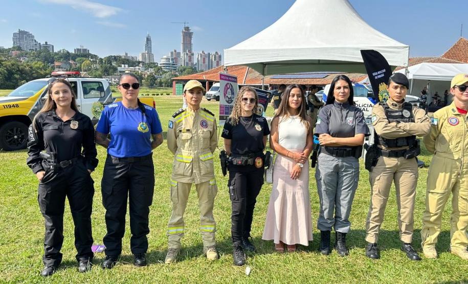 Forças de segurança realizam conscientização do combate à violência contra a mulher