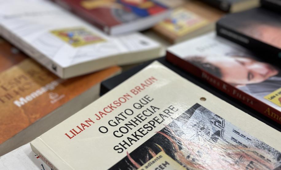 Penitenciária Estadual de Maringá recebe acervo de livros do Projeto Viagem do Livro
