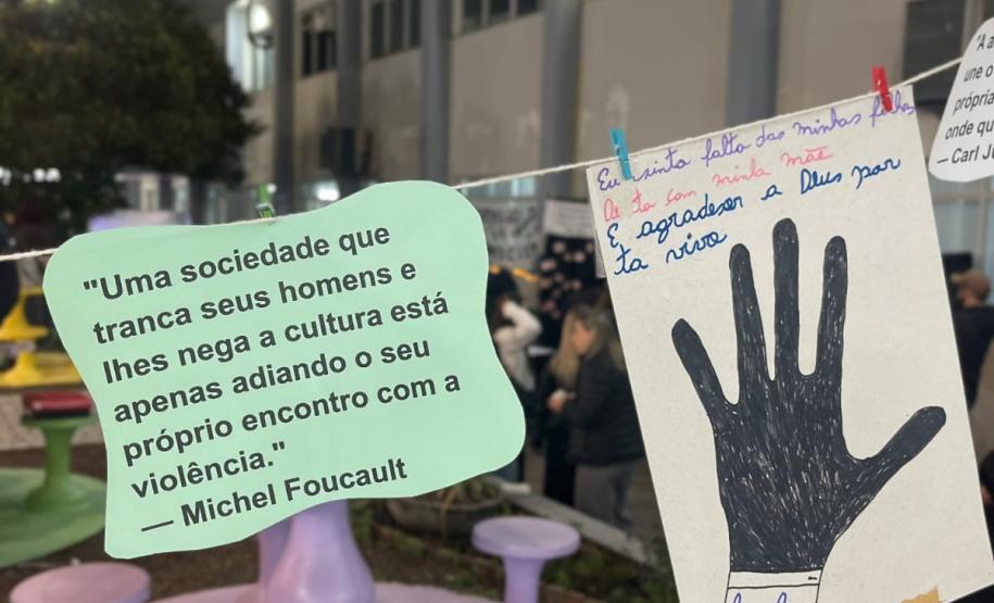 Trabalhos artísticos de pessoas privadas de liberdade da Penitenciária Estadual de Francisco Beltrão são expostos em semana acadêmica da UNIPAR