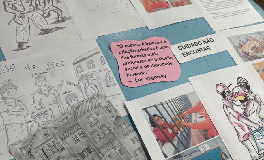 Trabalhos artísticos de pessoas privadas de liberdade da Penitenciária Estadual de Francisco Beltrão são expostos em semana acadêmica da UNIPAR