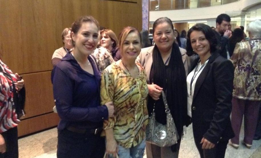 Representantes do Depen na IV Conferência Estadual de Políticas para as Mulheres do Paraná.