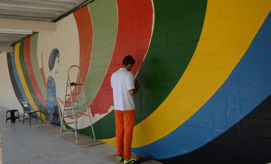 O Paraná colocou em funcionamento uma unidade prisional considerada modelo em tratamento penal no país. De regime fechado, a Penitenciária Central do Estado - Unidade de Progressão, localizada no Complexo Penitenciário de Piraquara, é um lugar em que os presos dedicam-se o dia todo a atividades educacionais e de trabalho. Curitiba, 22/03/2017
