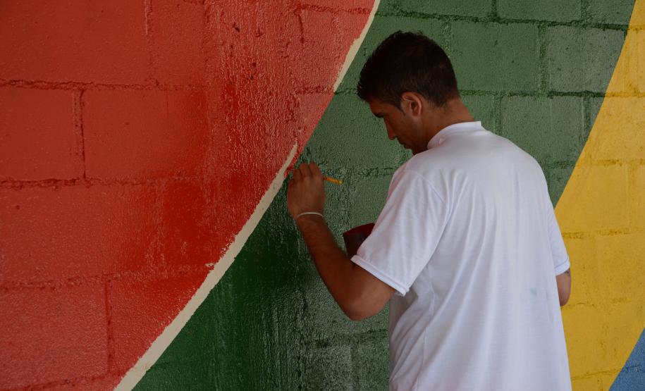 O Paraná colocou em funcionamento uma unidade prisional considerada modelo em tratamento penal no país. De regime fechado, a Penitenciária Central do Estado - Unidade de Progressão, localizada no Complexo Penitenciário de Piraquara, é um lugar em que os presos dedicam-se o dia todo a atividades educacionais e de trabalho. Curitiba, 22/03/2017