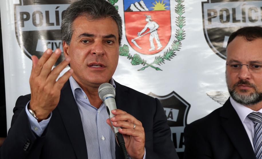 O governador Beto Richa e o secretário estadual da Segurança Pública e Administração Penitenciária, Wagner Mesquita, entregam mais 160 pistolas da marca Glock para a Polícia Civil e 45 viaturas para o Departamento Penitenciário do Paraná (Depen).  As entregas fazem parte do programa Paraná Seguro da Secretaria de Segurança Pública e Administração Penitenciária.Curitiba, 10/04/2017.Foto: Orlando Kissner/ANPr