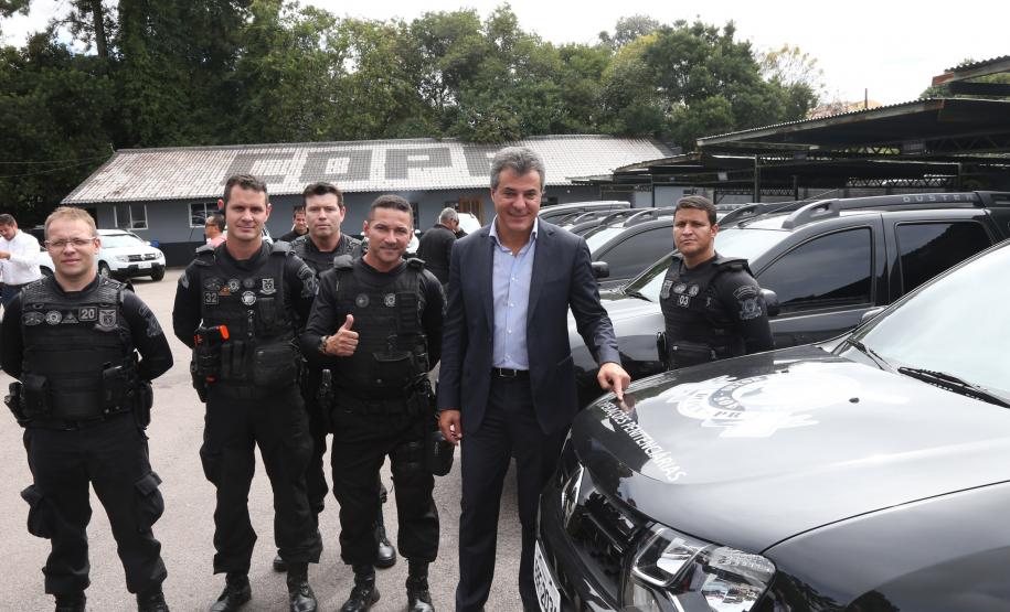 O governador Beto Richa e o secretário estadual da Segurança Pública e Administração Penitenciária, Wagner Mesquita, entregam mais 160 pistolas da marca Glock para a Polícia Civil e 45 viaturas para o Departamento Penitenciário do Paraná (Depen).  As entregas fazem parte do programa Paraná Seguro da Secretaria de Segurança Pública e Administração Penitenciária.Curitiba, 10/04/2017.Foto: Orlando Kissner/ANPr
