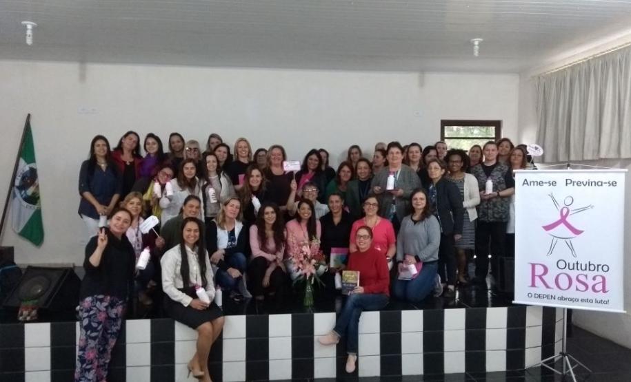 Servidoras do Depen aderem a campanha Outubro Rosa